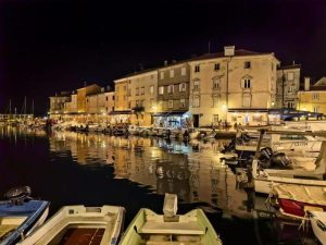 cres by night